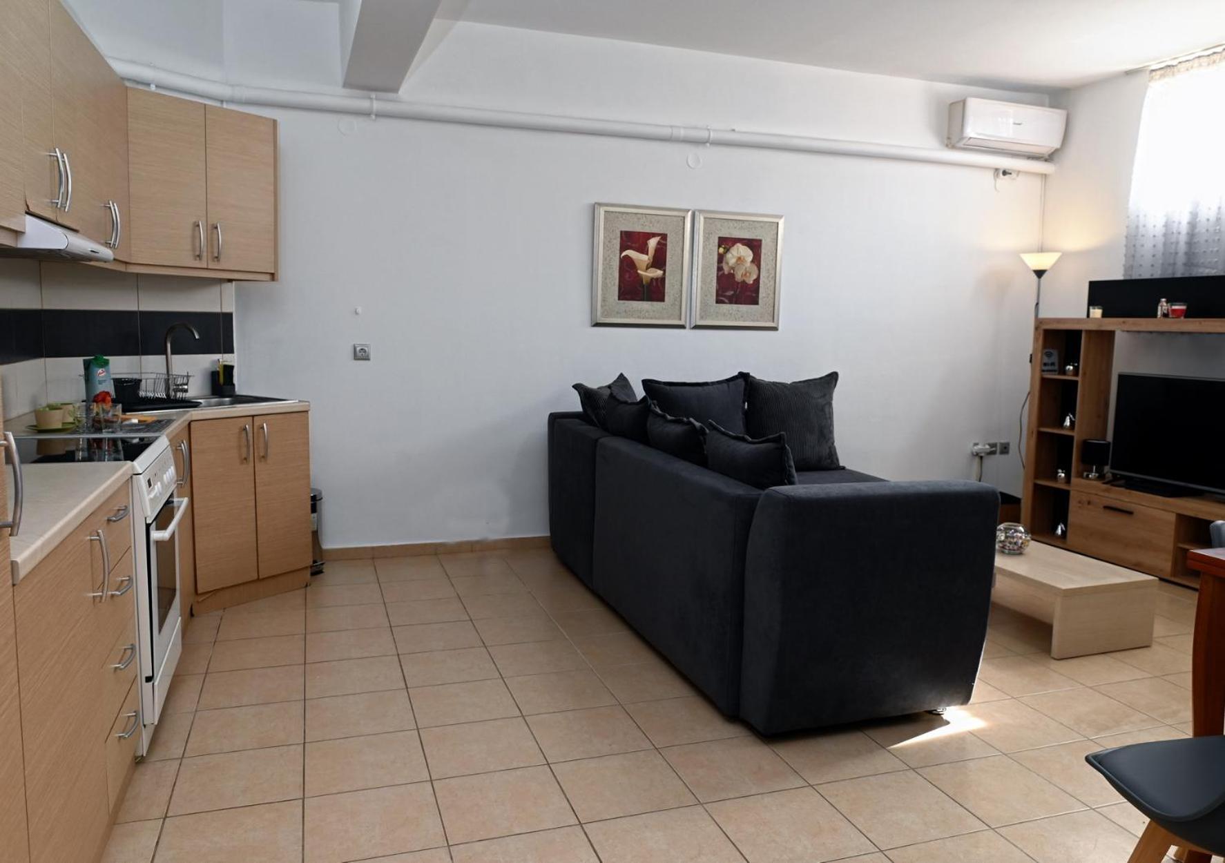 Oasis Lower Ground Floor Apartment 아르고스 외부 사진